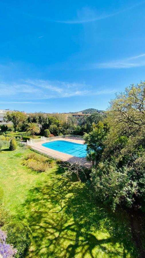 Charming Studio With Pool In Saint Tropez Apartamento Exterior foto