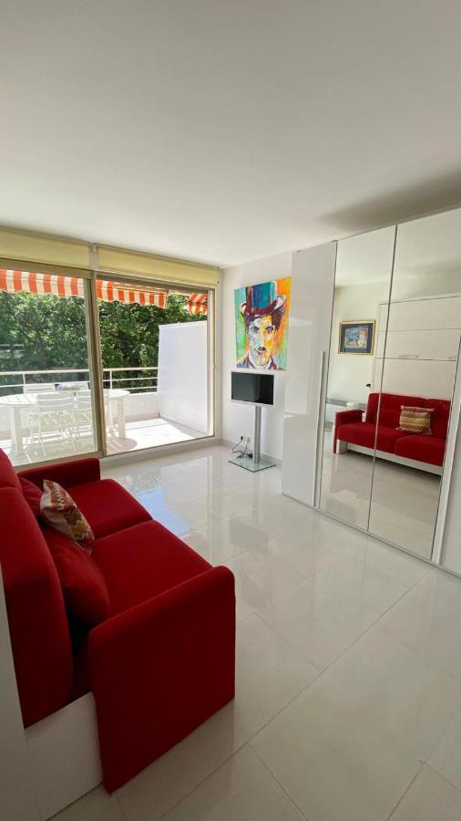 Charming Studio With Pool In Saint Tropez Apartamento Exterior foto