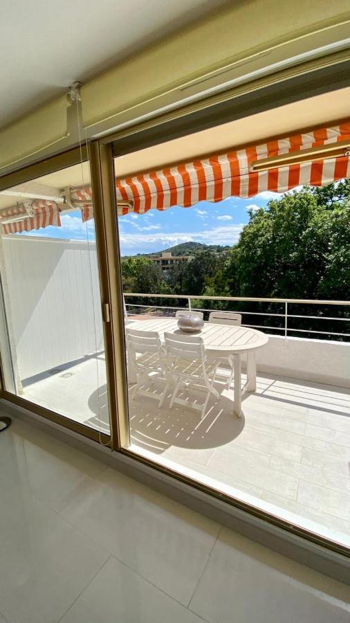 Charming Studio With Pool In Saint Tropez Apartamento Exterior foto